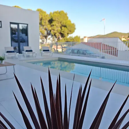 Villa Moderna Con Piscina-spa, Barbacoa Y Terraza Privada *