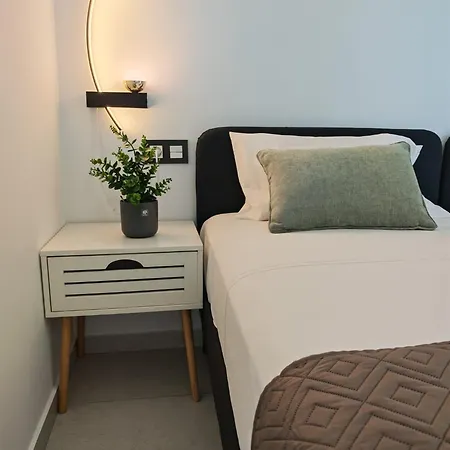 Moderna Con Piscina-spa, Barbacoa Y Terraza Privada Villa