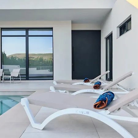 Moderna Con Piscina-spa, Barbacoa Y Terraza Privada Villa *