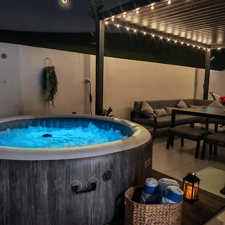 Villa Moderna Con Piscina-spa, Barbacoa Y Terraza Privada *