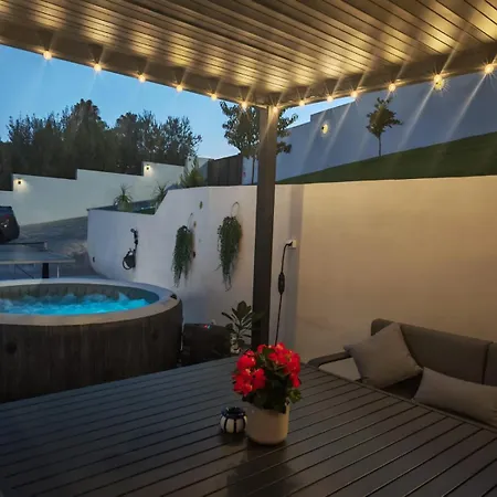 Moderna Con Piscina-spa, Barbacoa Y Terraza Privada Villa